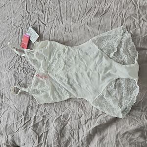 *BNWT* Spanx Lace Bodysuit in White